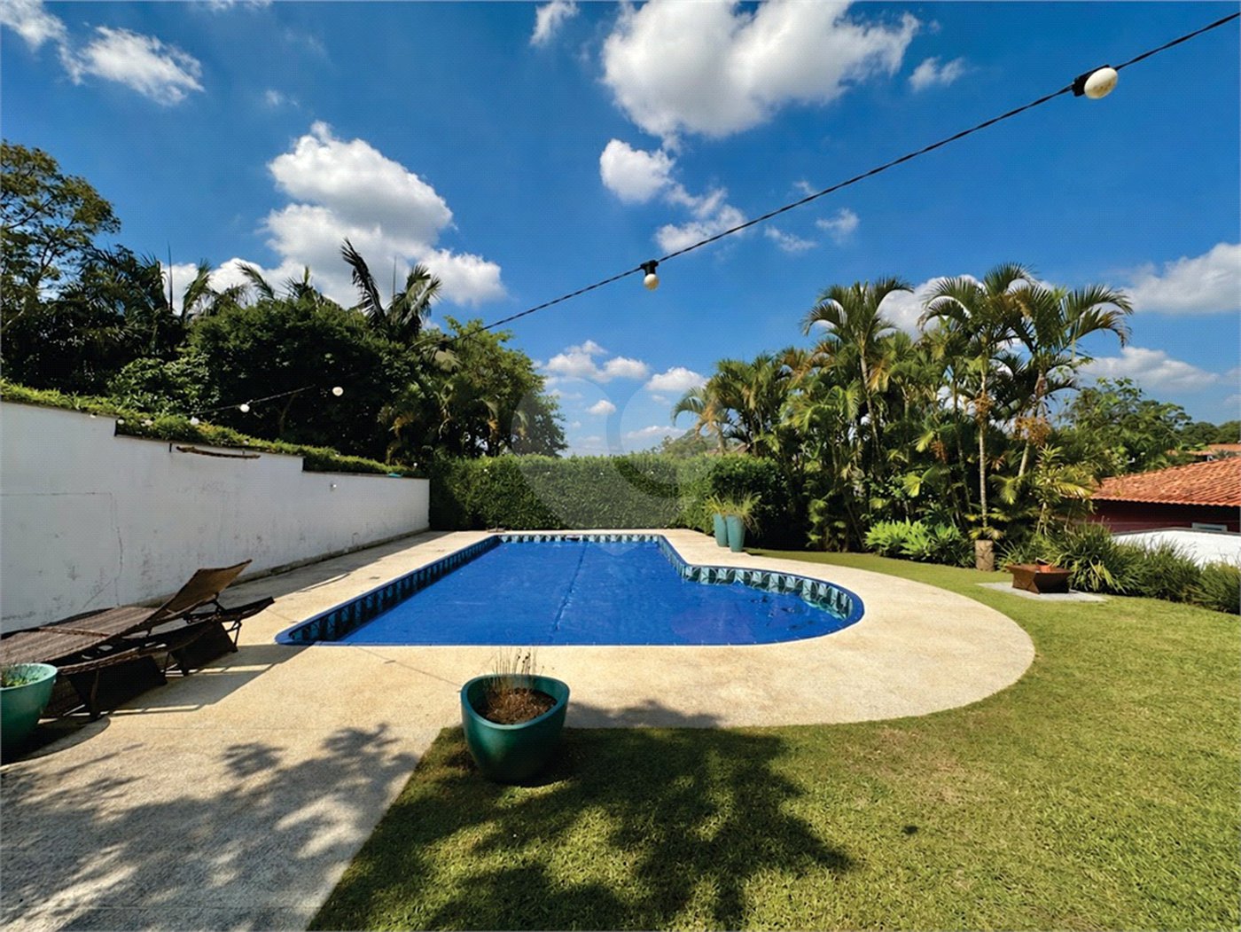 Casa à venda com 4 quartos, sendo 2 suítes,  no condomínio Granja Vianna II, Cotia - SP