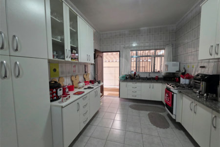 Sobrado à venda com 6 quartos, sendo 3 suítes, em Santa Teresinha, São Paulo, SP