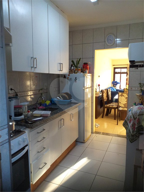 Casa à venda com 3 quartos, sendo 1 suíte,  no condomínio Sibelyus, Mogi das Cruzes - SP