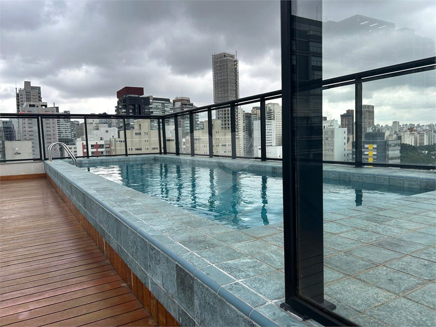 Apartamento à venda com 2 suítes em Cerqueira César, São Paulo, SP