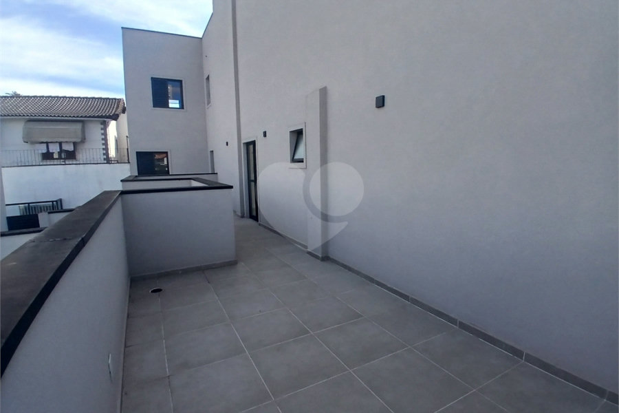 Casa à venda com 2 quartos, sendo 1 suíte, no condomínio Sintra, São Paulo - SP