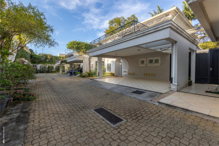 Casa à venda com 4 suítes no condomínio Saint Germain, São Paulo - SP