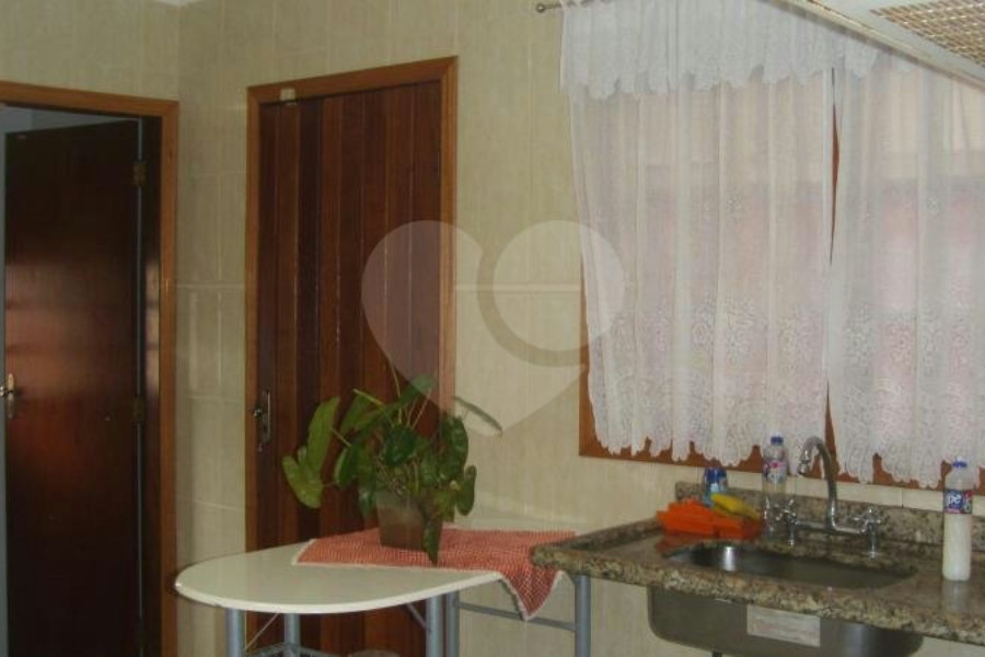 Sobrado à venda com 3 quartos, sendo 1 suíte, em Tremembé, São Paulo, SP
