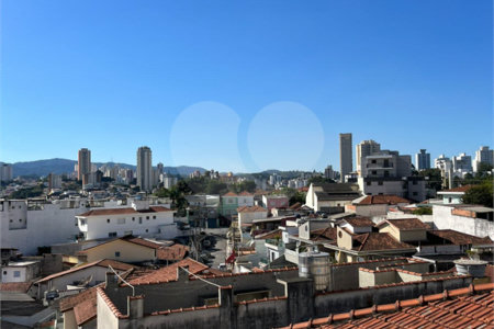 Sobrado à venda com 4 quartos, sendo 1 suíte,  em Jardim do Colégio (zona Norte), São Paulo, SP