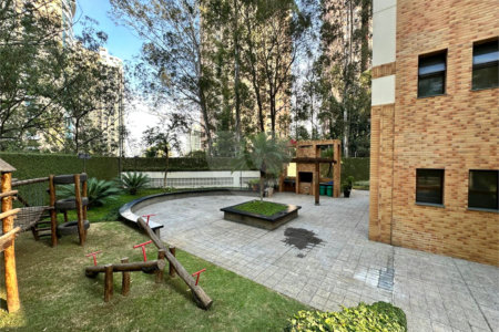 Apartamento à venda com 2 suítes em Vila Andrade, São Paulo, SP