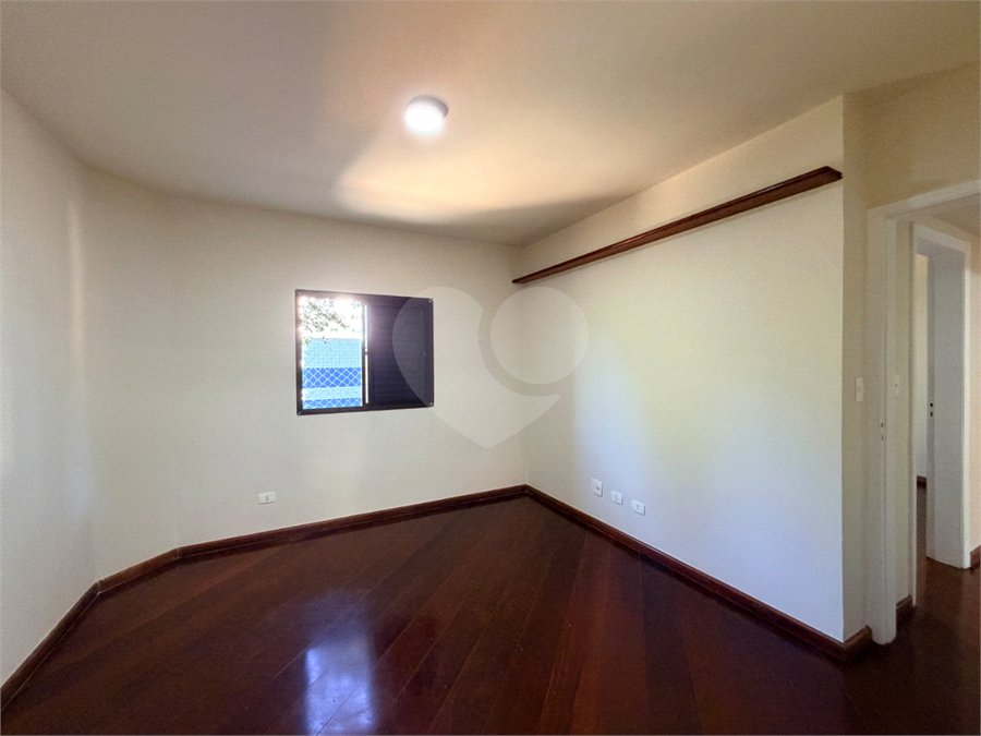 Apartamento à venda com 3 quartos, sendo 1 suíte, em Alto da Boa Vista, São Paulo, SP