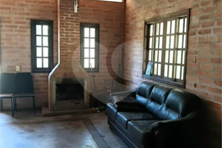 Chácara à venda com 3 quartos, sendo 1 suíte, no Centro (canguera), São Roque, SP