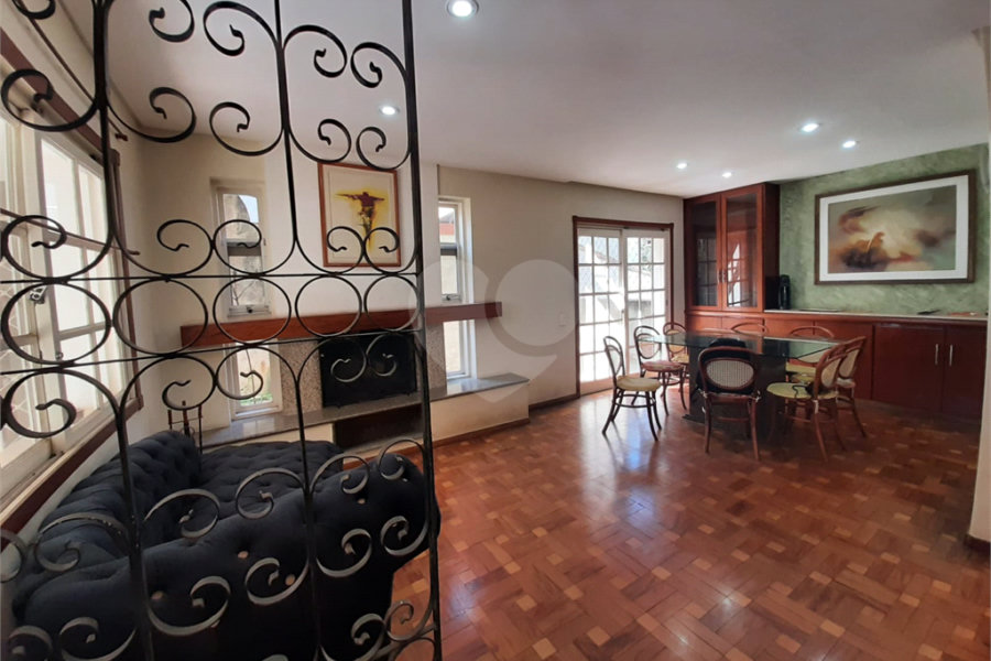 Casa à venda ou para alugar com 3 quartos, sendo 2 suítes, no condomínio Chácara das Rosas, São Paulo - SP