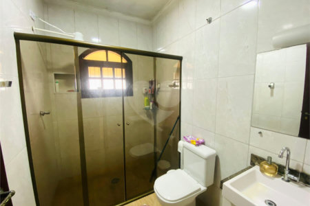 Sobrado à venda com 3 quartos, sendo 1 suíte, em Jardim Aeroporto III, Mogi das Cruzes, SP