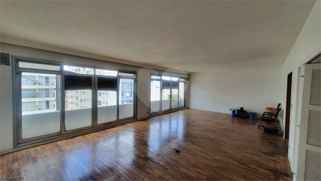 Apartamento à venda com 3 quartos, sendo 2 suítes, em Jardim Paulista, São Paulo, SP