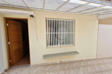 Casa à venda com 2 quartos, sendo 1 suíte, no condomínio A.m.costa, São Paulo - SP