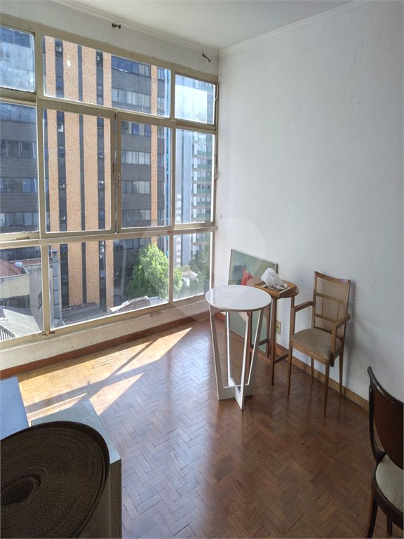 Apartamento à venda com 3 quartos, sendo 1 suíte, em Jardim Paulista, São Paulo, SP