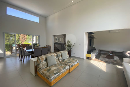 Casa à venda com 6 quartos, sendo 5 suítes, no condomínio Monte Belo, Salto - SP