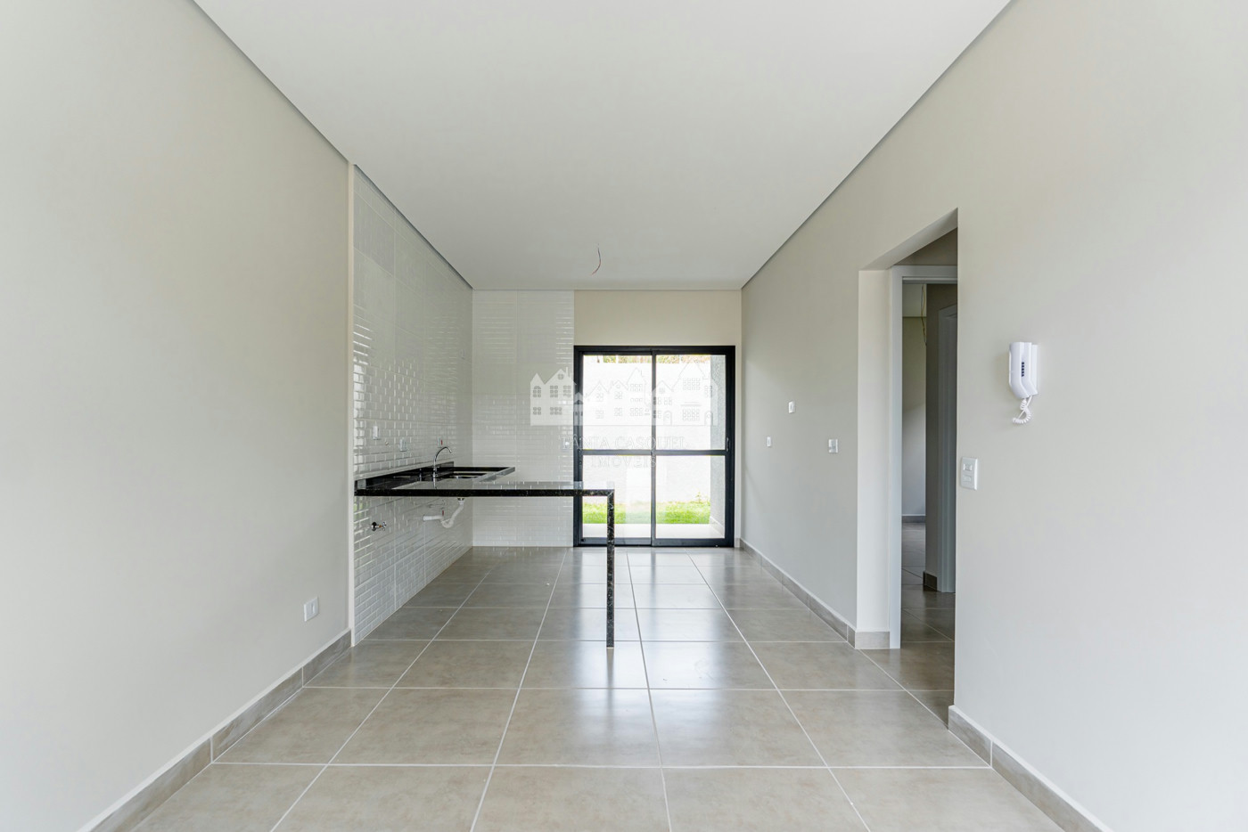 Casa térrea à venda com 3 quartos, sendo 1 suíte, no condomínio Flores da Usina, Atibaia - SP