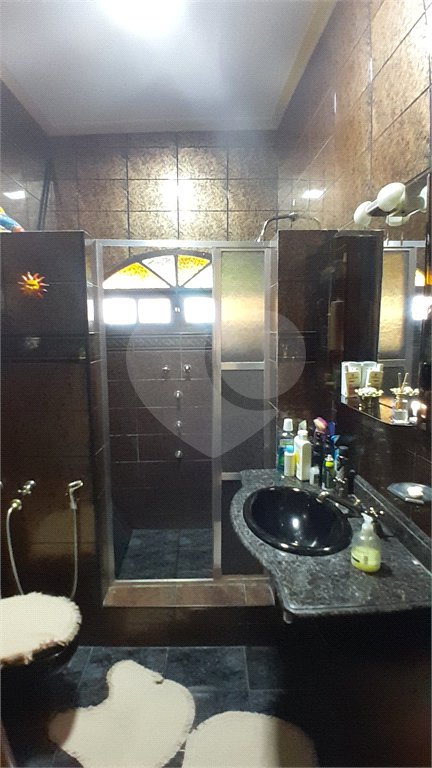 Casa à venda com 4 quartos, sendo 1 suíte, em Bangu, Rio de Janeiro, RJ