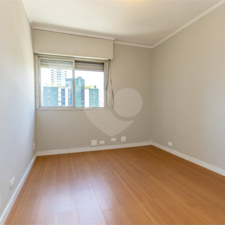 Apartamento à venda com 3 quartos, sendo 1 suíte,  em Brooklin, São Paulo, SP