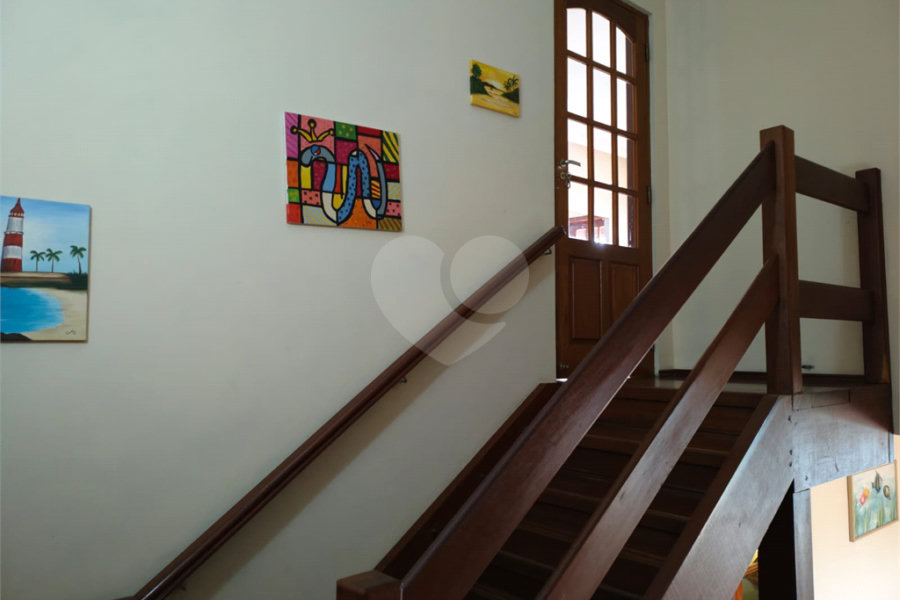 Casa à venda com 4 quartos, sendo 2 suítes,  em Country Residencial Felix, Bom Jesus dos Perdões, SP