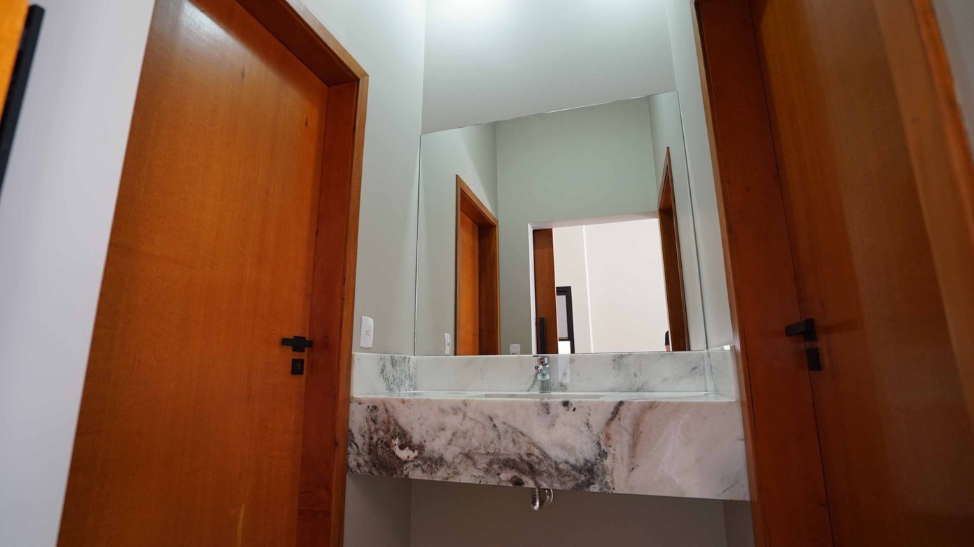 Casa à venda com 4 suítes no condomínio Gramado Park Residencial, Álvares Machado - SP