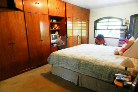 Casa de Vila à venda com 5 quartos, sendo 2 suítes, em Jardim Marajoara, São Paulo, SP