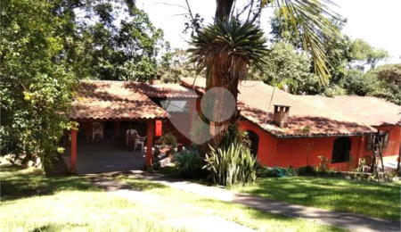 Casa Térrea à venda com 5 quartos, sendo 4 suítes,  em Serra da Cantareira, Mairiporã, SP