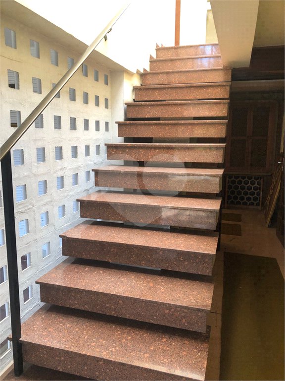 Sobrado à venda com 5 quartos, sendo 1 suíte,  em Jardim São Bento, São Paulo, SP