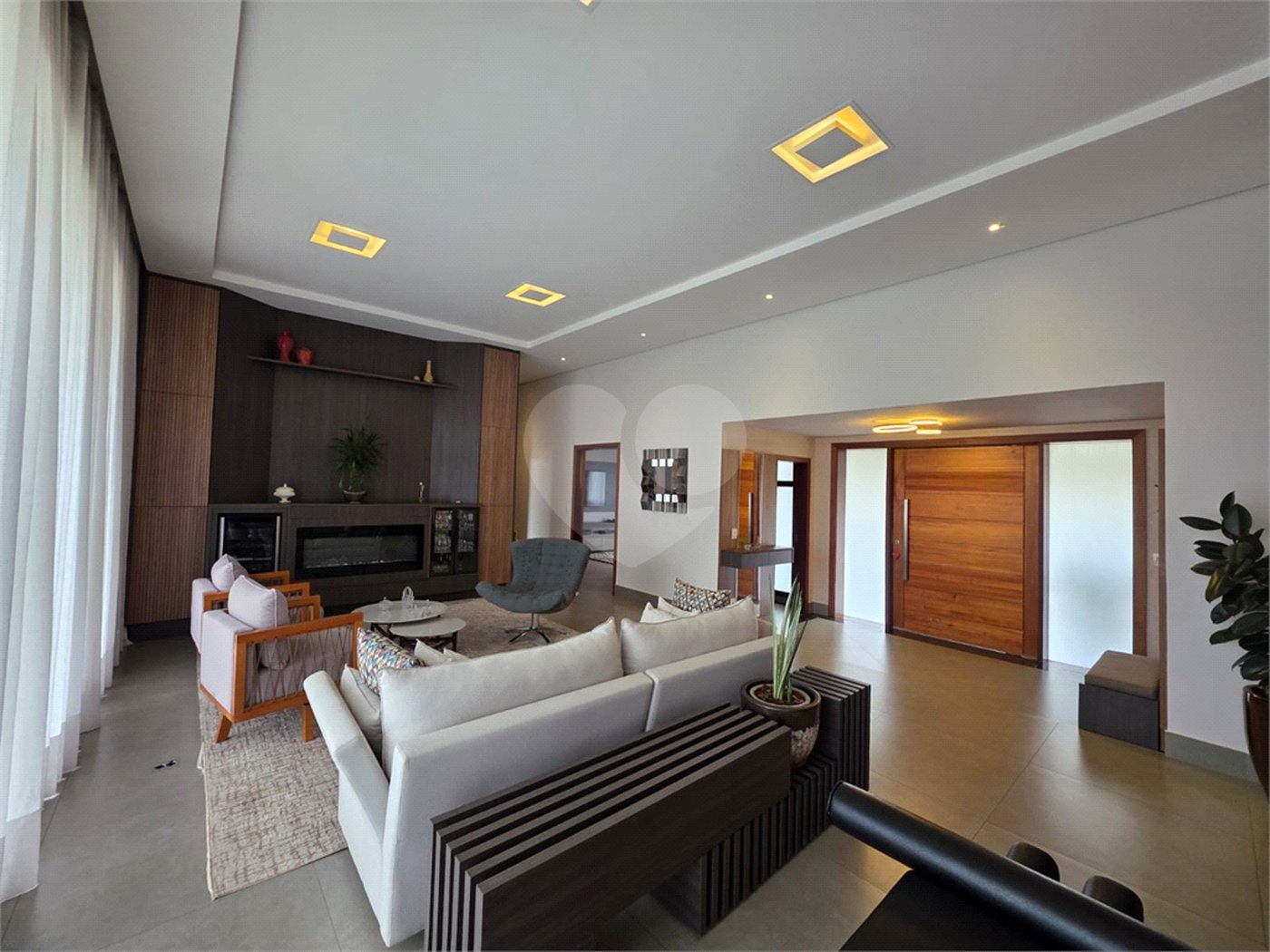 Casa à venda com 4 suítes no condomínio Residencial Jardim Primavera, Louveira - SP