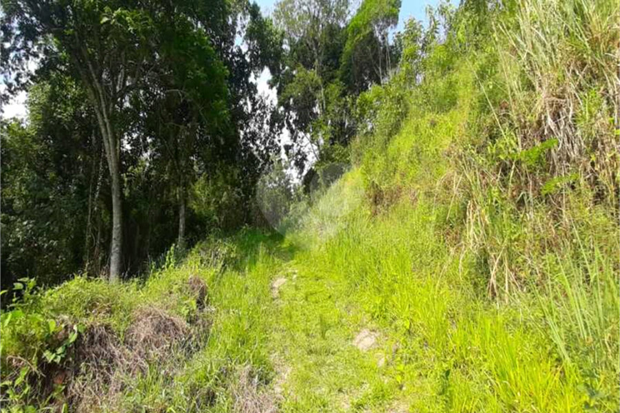 Casa Térrea à venda com 3 quartos, sendo 1 suíte, em Rio Abaixo, Mairiporã, SP