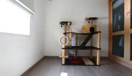 Casa à venda com 3 quartos, sendo 1 suíte, no condomínio Residencial Villagio, São Paulo - SP
