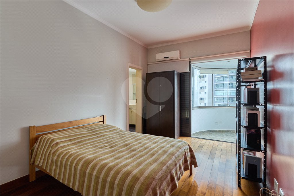 Apartamento à venda com 4 quartos, sendo 3 suítes, em Campo Belo, São Paulo, SP