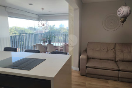 Apartamento à venda com 4 quartos, sendo 2 suítes, em Pinheiros, São Paulo, SP