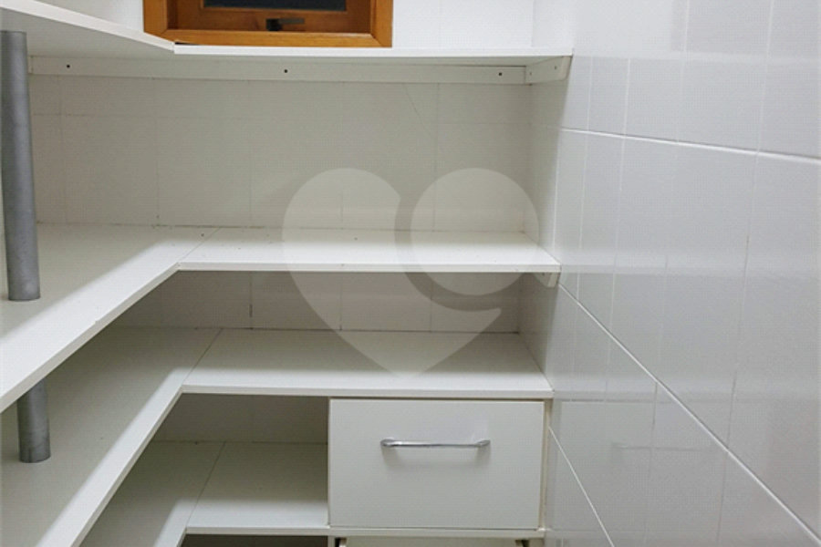Casa à venda com 4 quartos, sendo 2 suítes, no condomínio Alpes da Cantareira, Mairiporã - SP