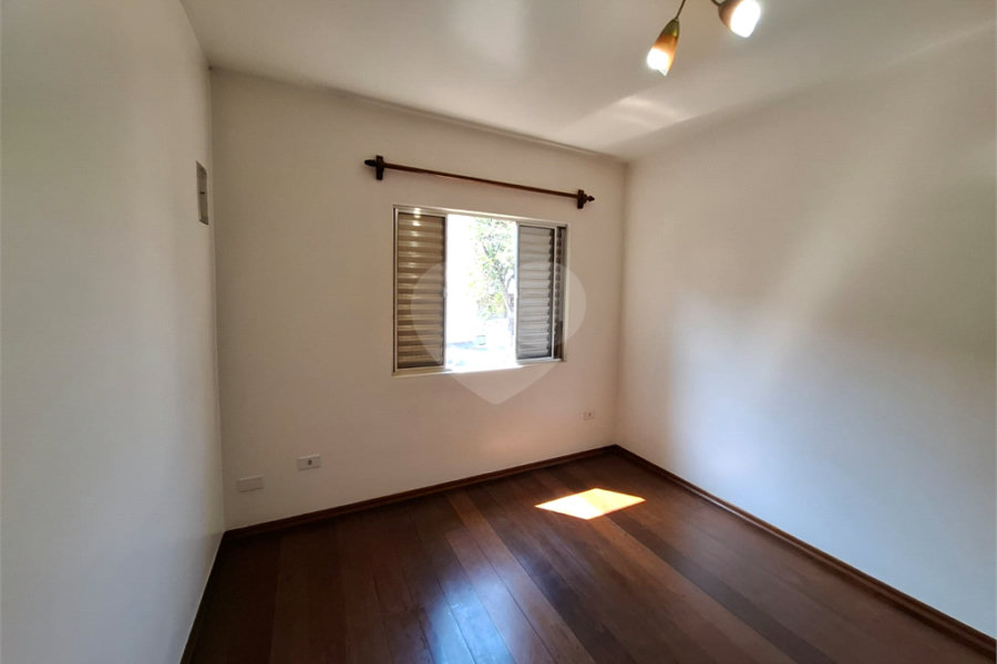 Sobrado à venda com 3 quartos no Brasilândia, São Paulo, SP