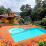 Casa à venda com 5 quartos, sendo 4 suítes, no condomínio Alpes da Cantareira, Mairiporã - SP