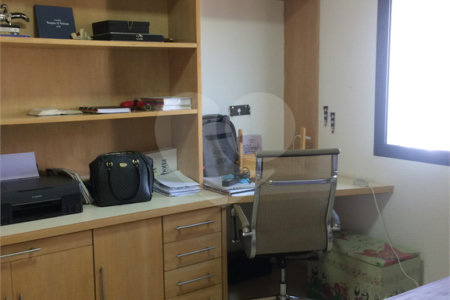 Apartamento à venda com 3 suítes em Vila Suzana, São Paulo, SP