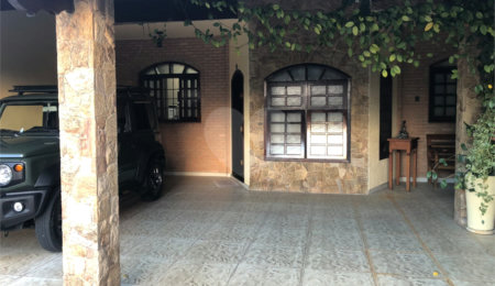 Casa à venda com 3 quartos, sendo 1 suíte,  em Vila Antônio Augusto Luiz, Caçapava, SP