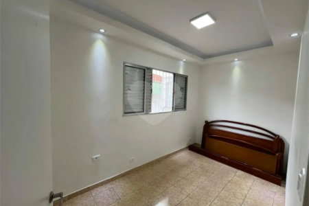 SOBRADO COM 350 M2 ( ABAIXO DO PREÇO DE MERCADO) 3 DORMITÓRIOS 3 SUÍTES SAÚDE
