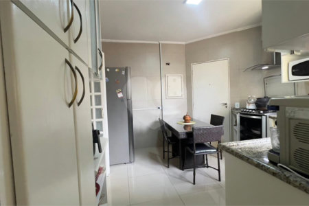 Apartamento à venda com 3 suítes em Cerqueira César, São Paulo, SP