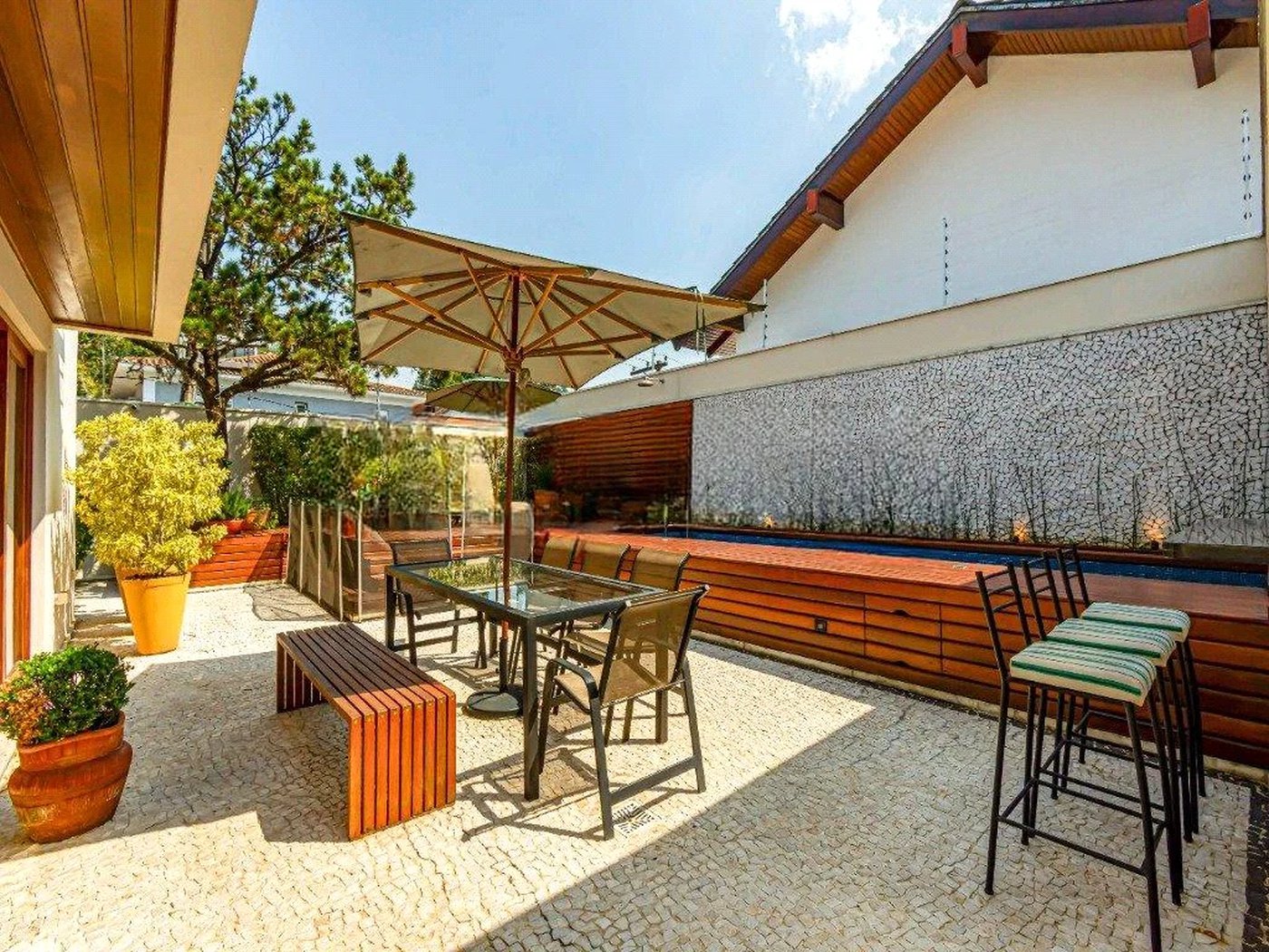 Casa à venda ou para alugar com 4 suítes em Morumbi, São Paulo, SP