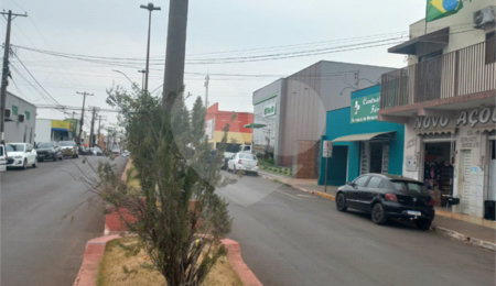 Casa à venda com 3 quartos no Centro, Inocência, MS