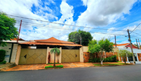Casa à venda com 4 quartos, sendo 1 suíte,  em Jardim Nova Época, Araraquara, SP