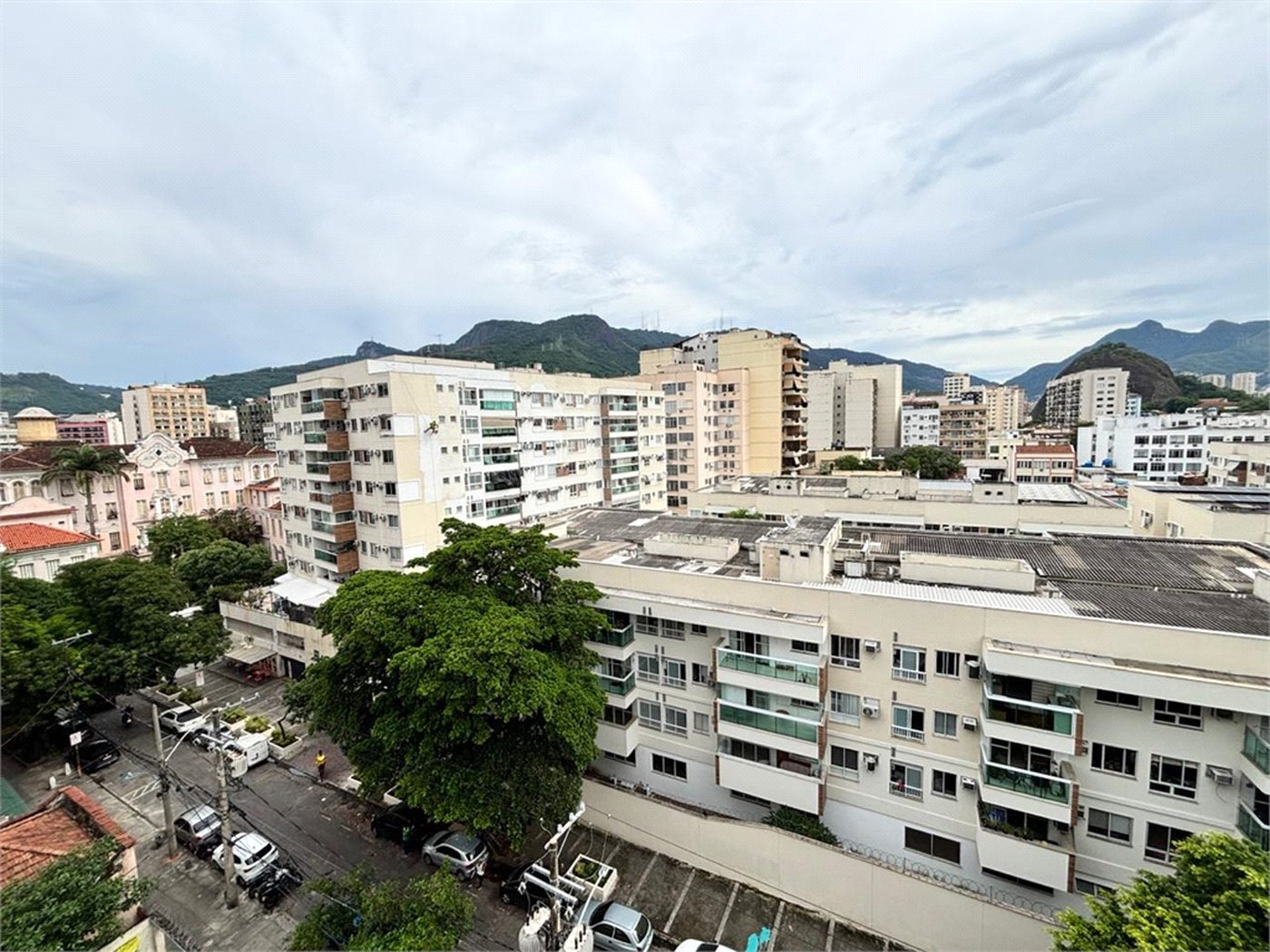 Apartamento à venda com 3 quartos, sendo 1 suíte,  em Maracanã, Rio de Janeiro, RJ