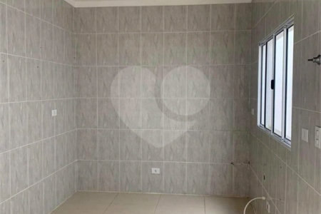 Casa à venda com 2 quartos, sendo 1 suíte, no condomínio Sem Nome, Suzano - SP