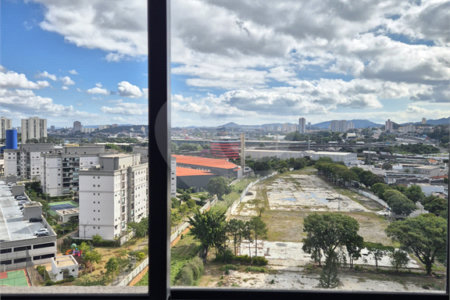 Apartamento à venda com 3 quartos, sendo 1 suíte, em Vila Anastácio, São Paulo, SP