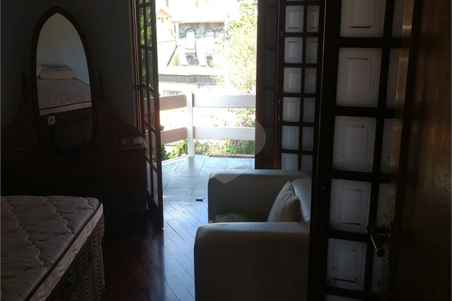 Sobrado à venda com 4 quartos, sendo 2 suítes, em Tremembé, São Paulo, SP