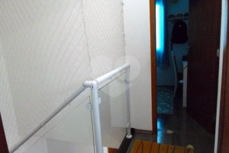 Casa à venda com 3 quartos, sendo 1 suíte,  no condomínio Fernandes, São Paulo - SP
