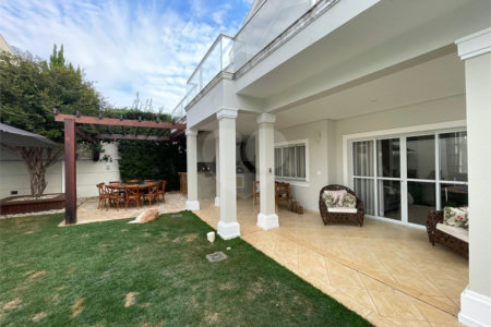 Casa à venda com 3 suítes no condomínio Villagio Di Verona, Vinhedo - SP