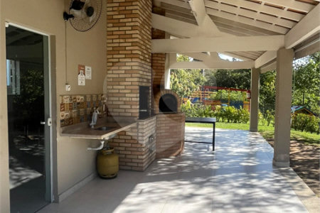 Casa à venda ou para alugar com 2 quartos, sendo 4 suítes, no condomínio Residencial Jardim Bréscia, Indaiatuba - SP