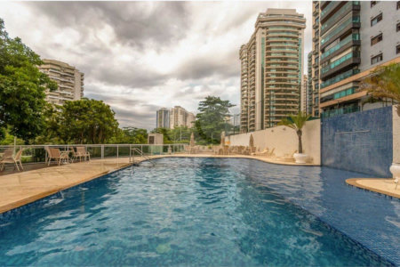 Apartamento à venda com 4 quartos, sendo 2 suítes,  em Barra da Tijuca, Rio de Janeiro, RJ