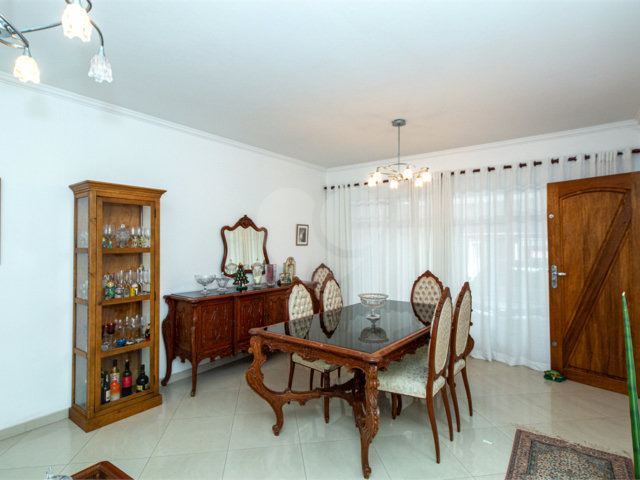 Casa à venda com 3 quartos, sendo 1 suíte,  em Campo Belo, São Paulo, SP