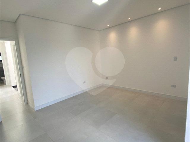Sobrado à venda com 3 quartos, sendo 1 suíte,  em Vila Lucia, São Paulo, SP